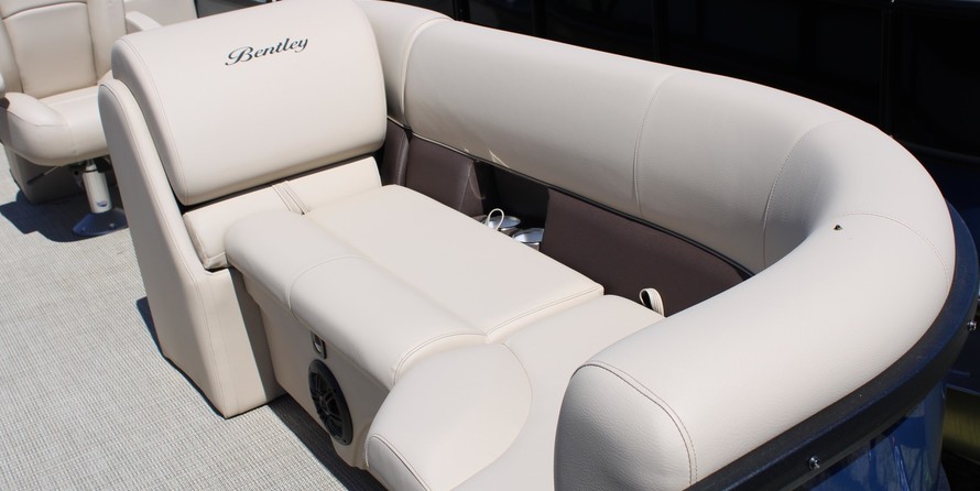 Premier Pontoons Navigator 220