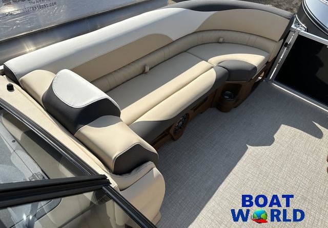 Tahoe LSZ Elite Cruise Windshield Tritoon Pontoon & Hond