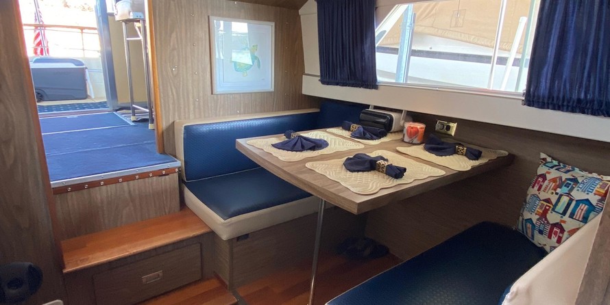 Chris-Craft Commander 44