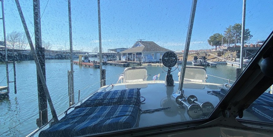 Chris-Craft Commander 44