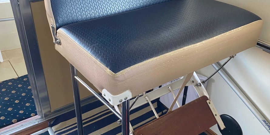 Chris-Craft Commander 44