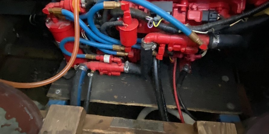 Chris-Craft Commander 44