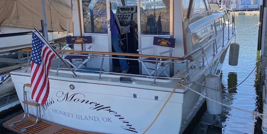 Chris-Craft Commander 44