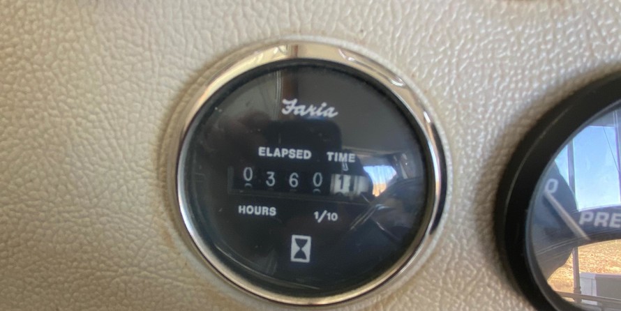 Chris-Craft Commander 44