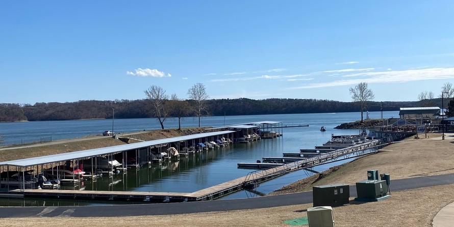 Chris-Craft Commander 44