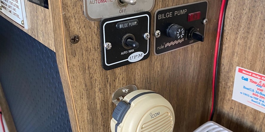 Chris-Craft Commander 44