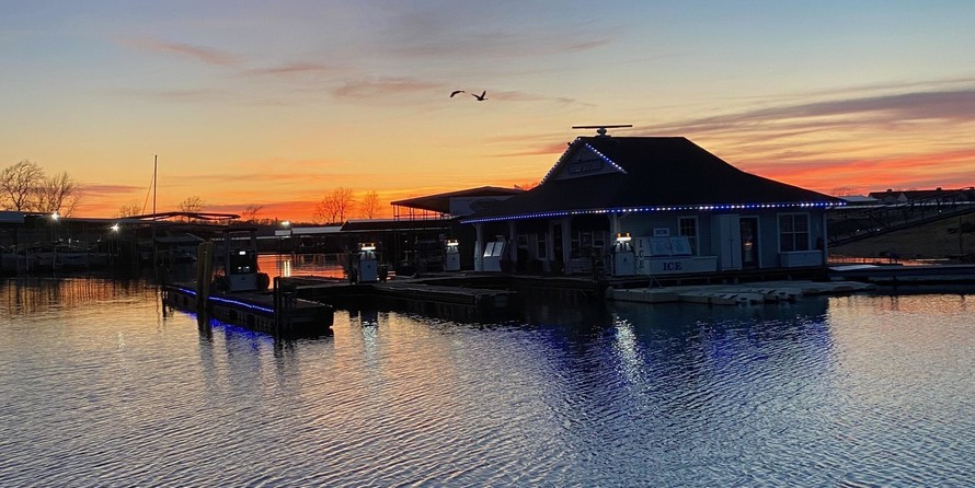 Chris-Craft Commander 44