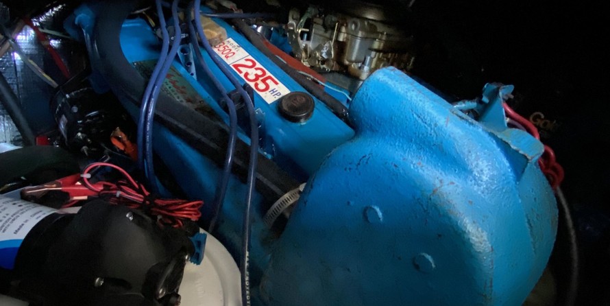 Chris-Craft Commander 44