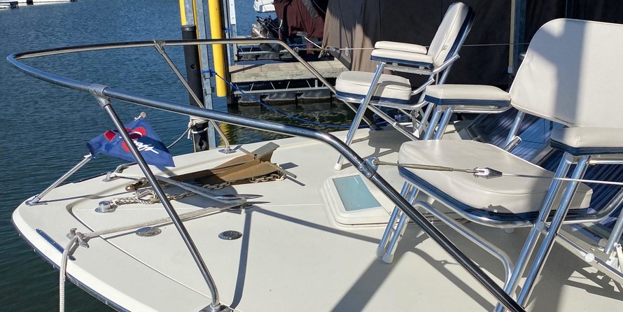 Chris-Craft Commander 44