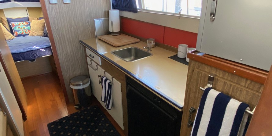 Chris-Craft Commander 44