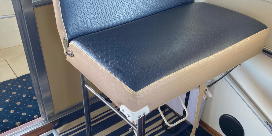 Chris-Craft Commander 44