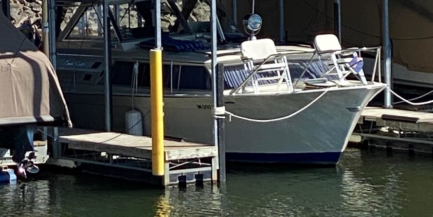 Chris-Craft Commander 44