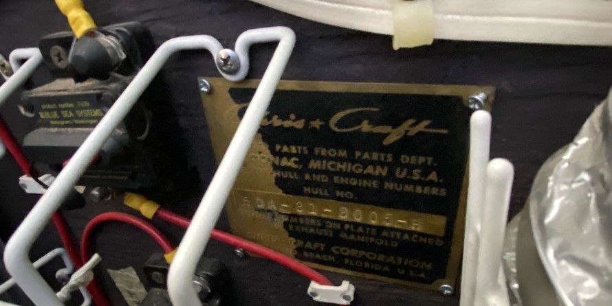 Chris-Craft Commander 44