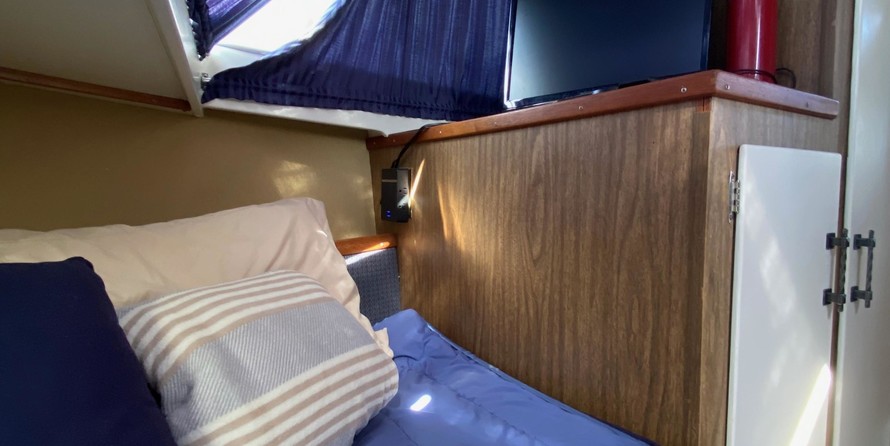 Chris-Craft Commander 44