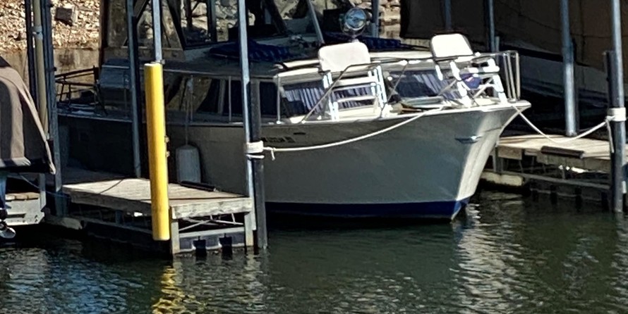 Chris-Craft Commander 44