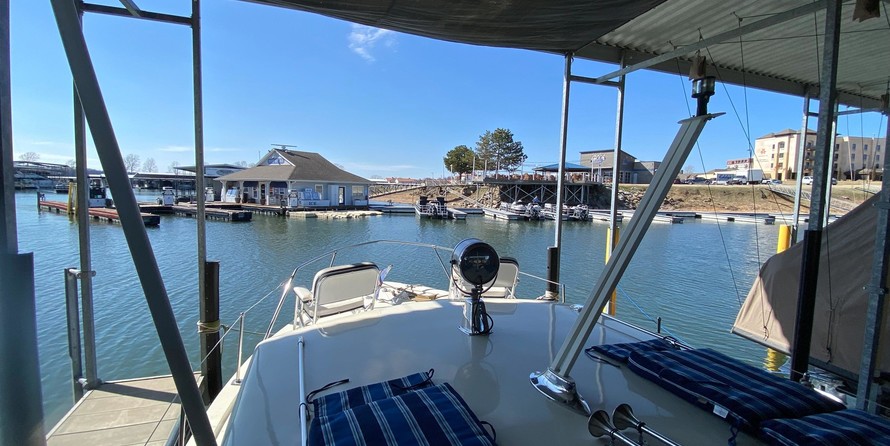 Chris-Craft Commander 44