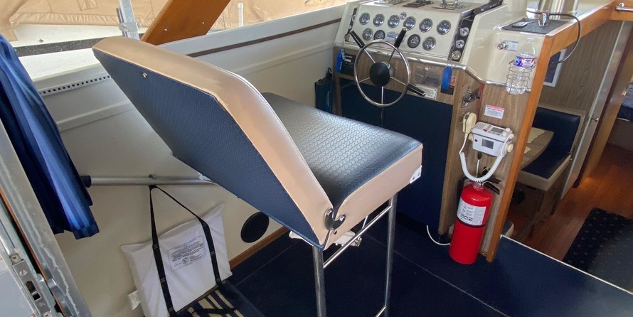 Chris-Craft Commander 44