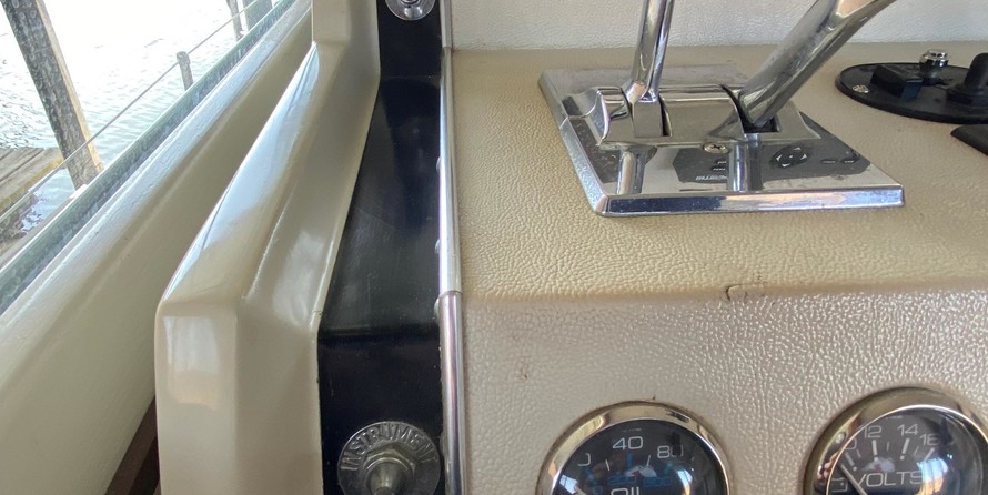 Chris-Craft Commander 44