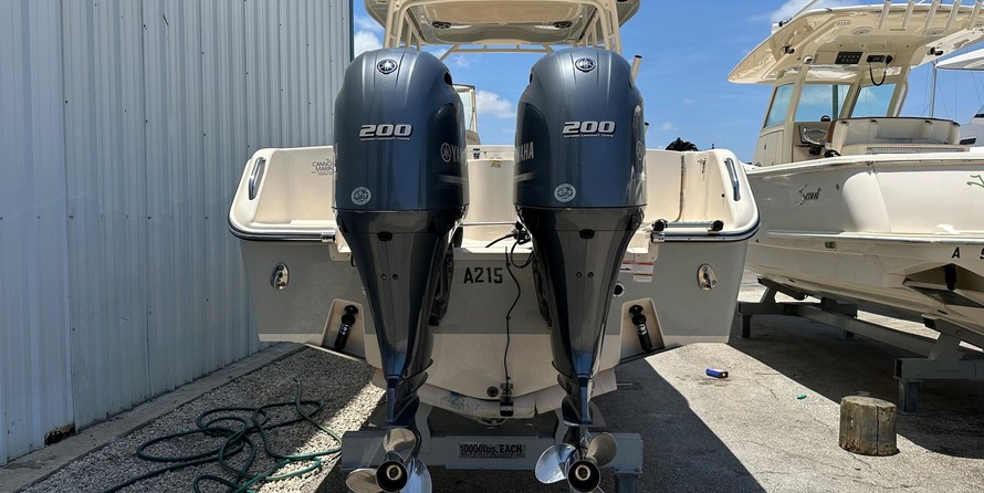 Grady-White Freedom 275