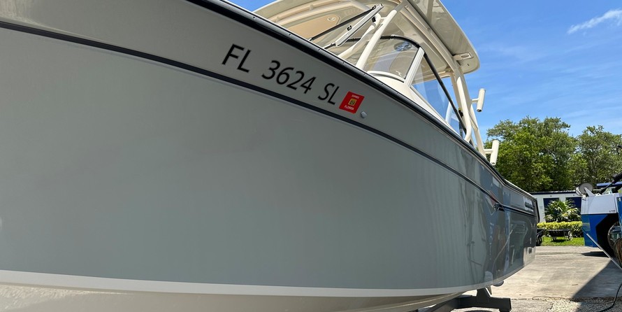 Grady-White Freedom 275