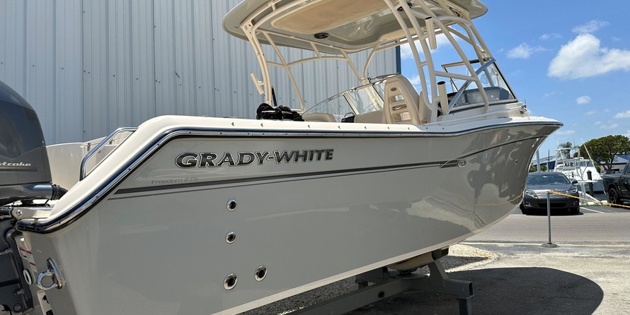 Grady-White Freedom 275