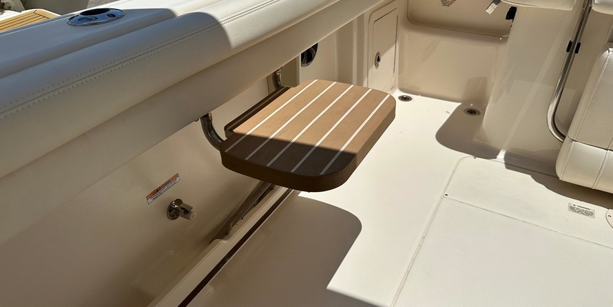 Grady-White Freedom 275