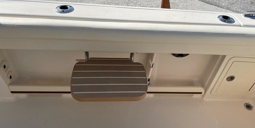 Grady-White Freedom 275