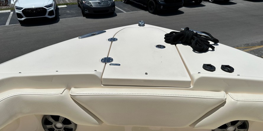 Grady-White Freedom 275