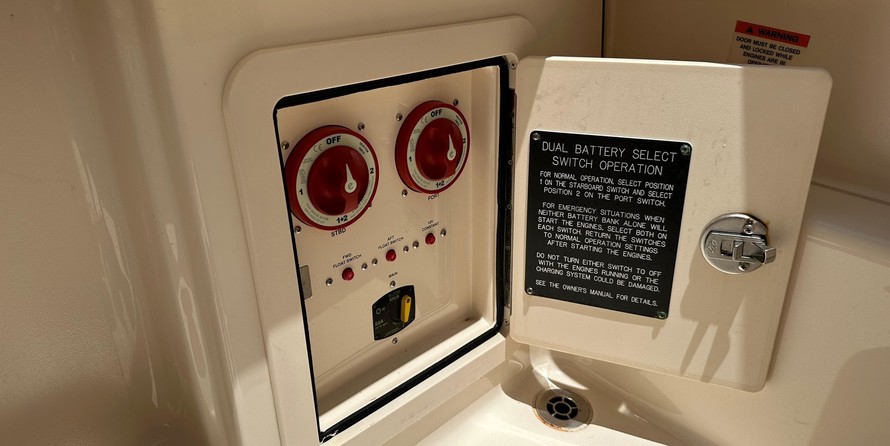 Grady-White Freedom 275