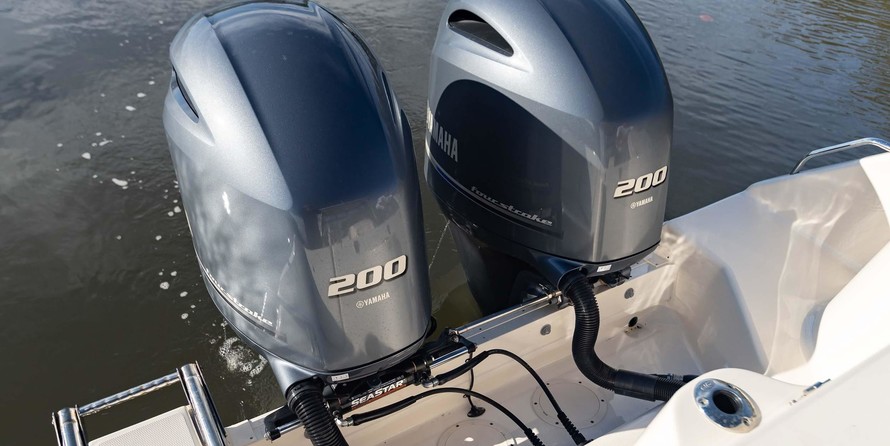 Grady-White Freedom 275