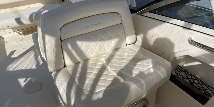 Grady-White Freedom 275