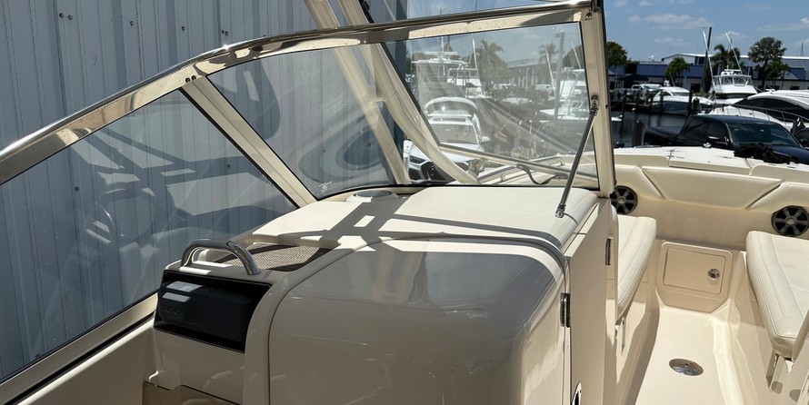 Grady-White Freedom 275