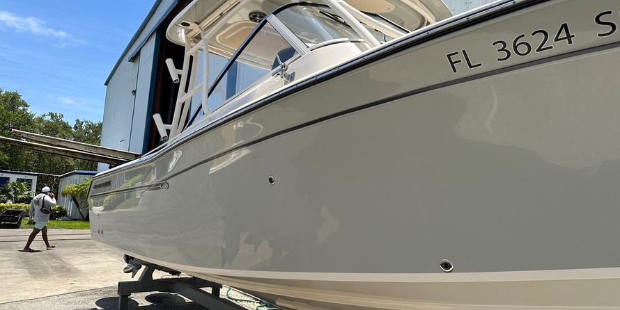 Grady-White Freedom 275