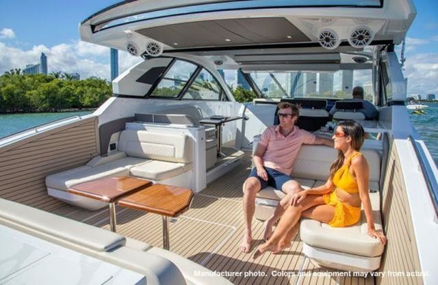 Cruisers Yachts 50 Cantius