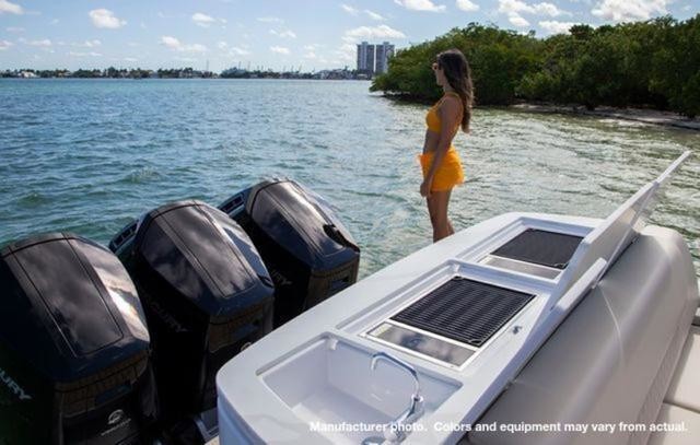 Cruisers Yachts 50 Cantius