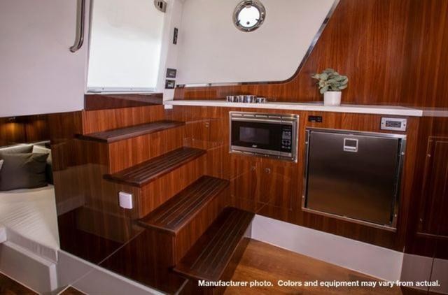 Cruisers Yachts 50 Cantius