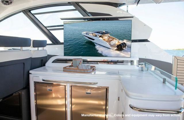 Cruisers Yachts 50 Cantius