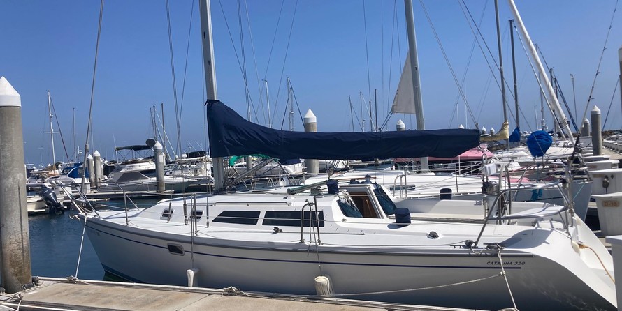 Catalina 320