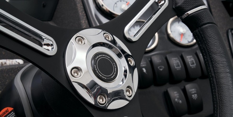 Tracker Targa V-19 WT