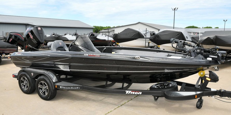 Triton 19 TRX Patriot