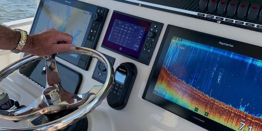 Boston Whaler 350 Outrage