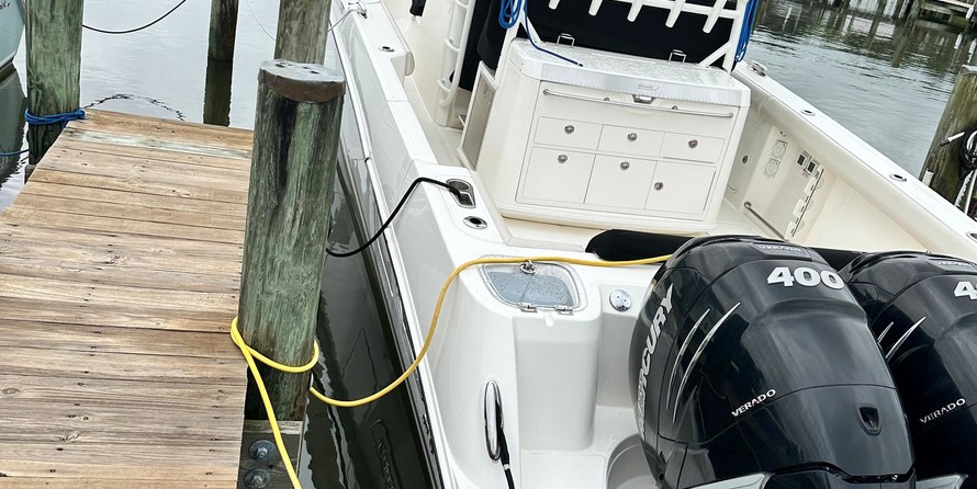 Boston Whaler 350 Outrage