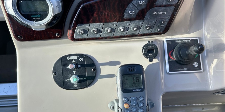 Sea Ray 350 Sundancer