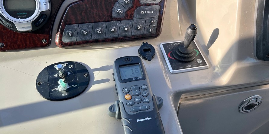 Sea Ray 350 Sundancer