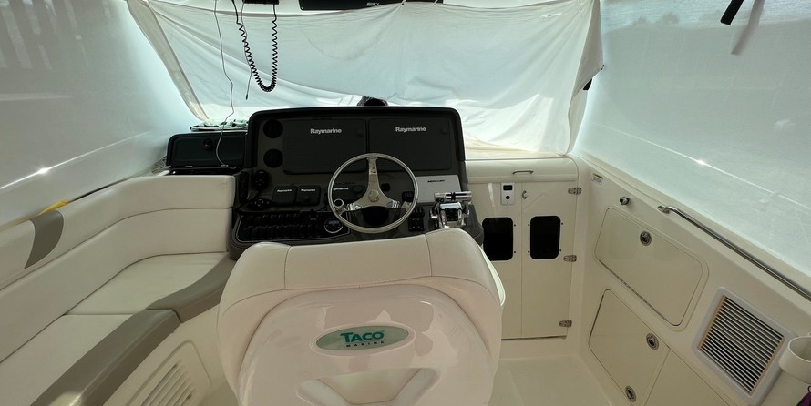 Boston Whaler 345 Conquest