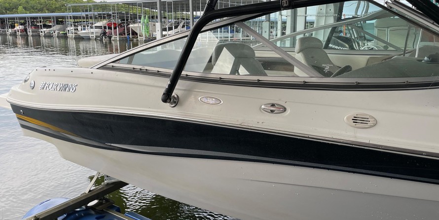 Four winns 220 horizon