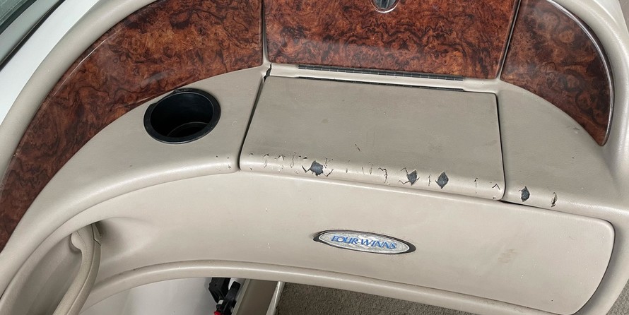 Four winns 220 horizon