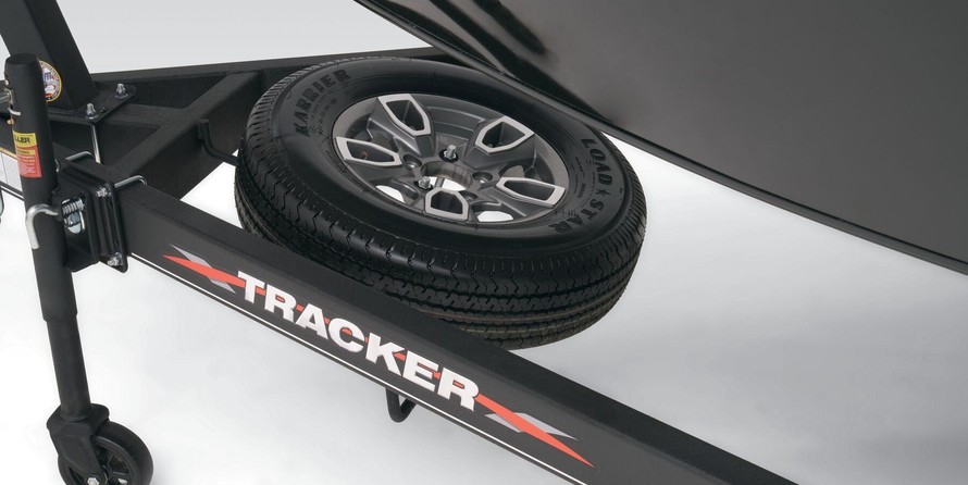 Tracker Targa V-19 WT