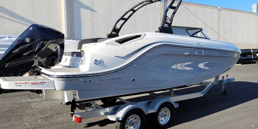Bayliner DX 2200