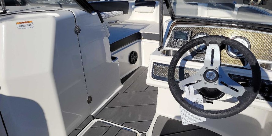 Bayliner DX 2200